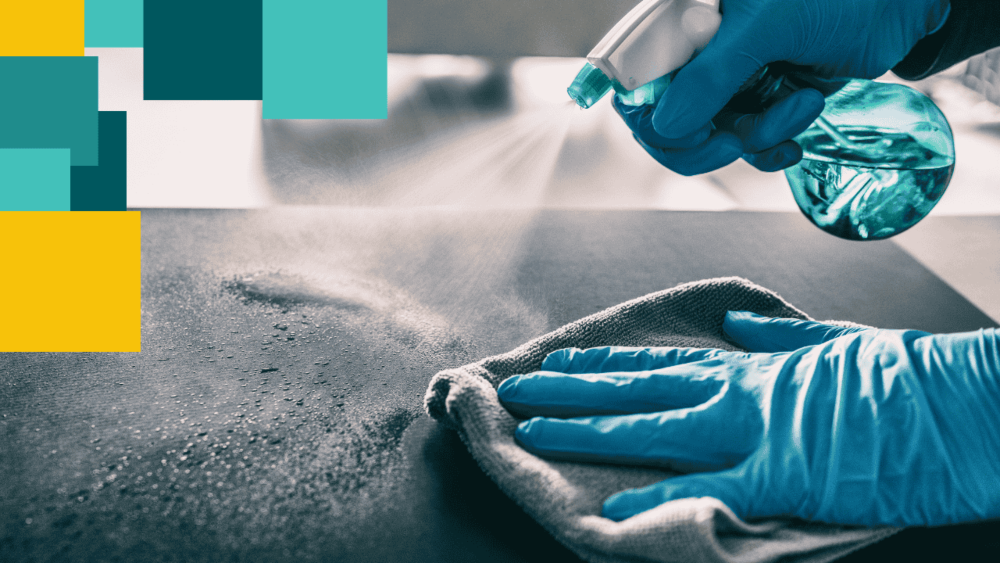 Nettoyage d'une surface de travail en milieu m&eacute;dical avec un spray d&eacute;tachant professionnel