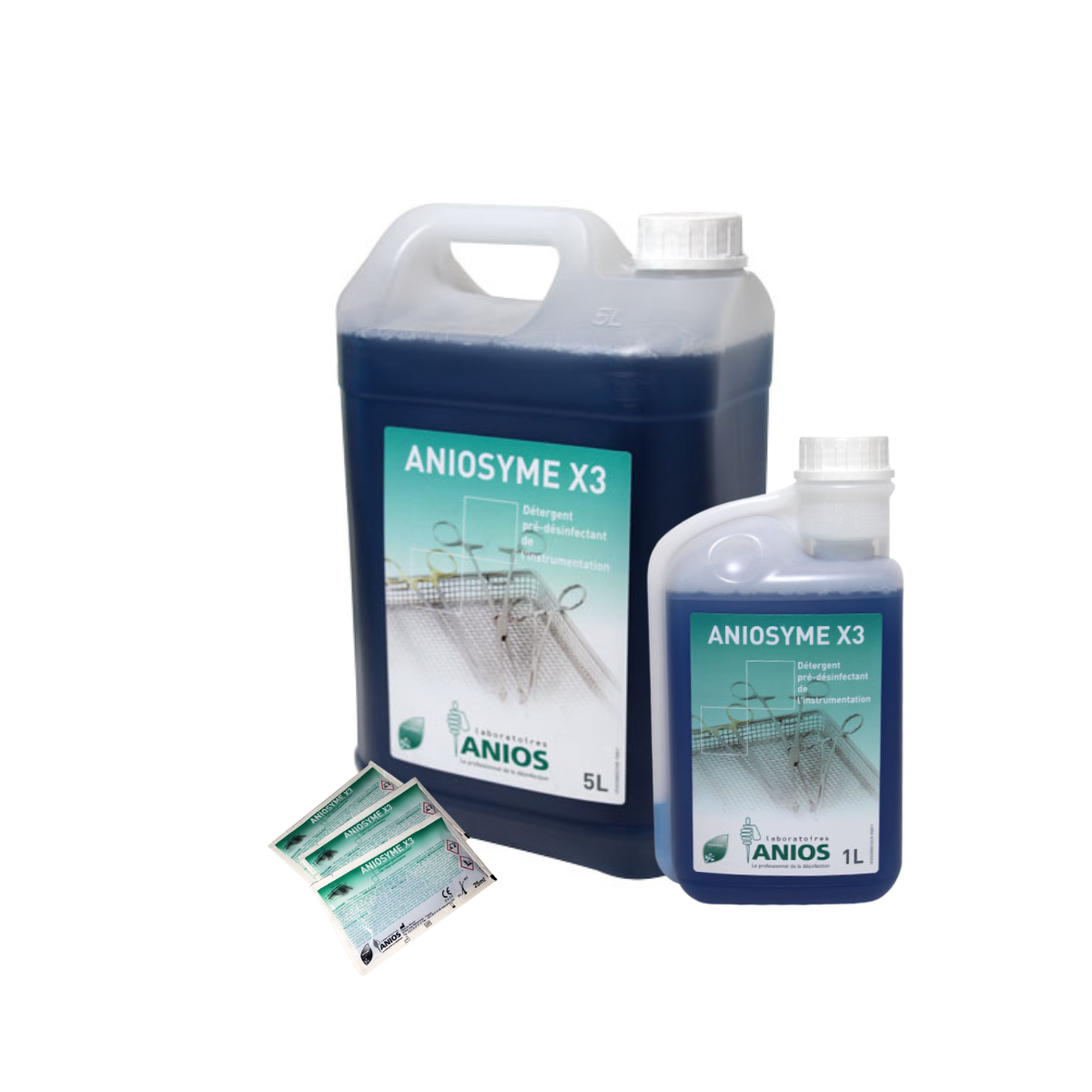 Ensemble de produits Aniosyme X3 selon les trois conditionnements : bidon de 5 litres, flacon doseur de 1 litre et dose de 25 ml Ensemble de produits Aniosyme X3 selon les trois conditionnements : bidon de 5 litres, flacon doseur de 1 litre et dose de 25 ml