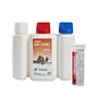 Un triple-flacon blanc, rouge et bleu d'ANIOS OXI'ZYME : désinfectant de haut niveau par réaction biochimique pour instrumentation médicale et son tube de 50 bandelettes de contrôle