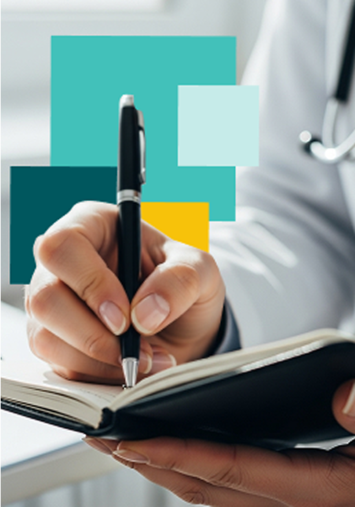 Médecin rédigeant des notes dans un agenda